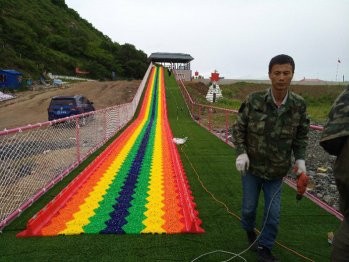 桂东网红滑道项目